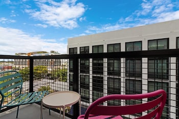 heart of wynwood rooftop pool balcony