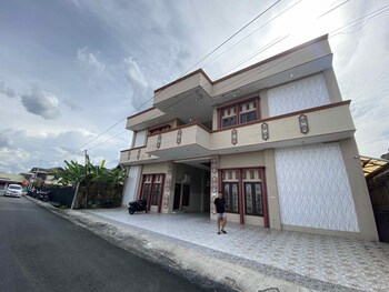 hotel o near universitas palangka raya