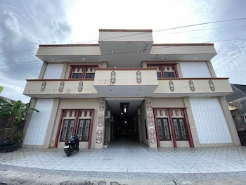 Hotel O Near Universitas Palangka Raya,11B Jl Aries Iii Blok B  Kel Menteng Kec,2 star