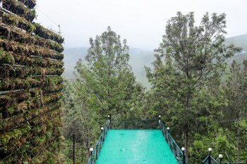 Memories At The Blue Mountains,,3 star