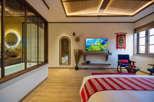 zao hotel firework and sea view