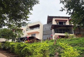 lords riverside resort