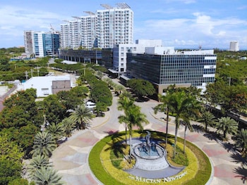 Mcollection - Mactan Island Stay Near Beach And Airport,,3 star