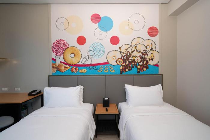 mcollection mactan island stay near beach and airport