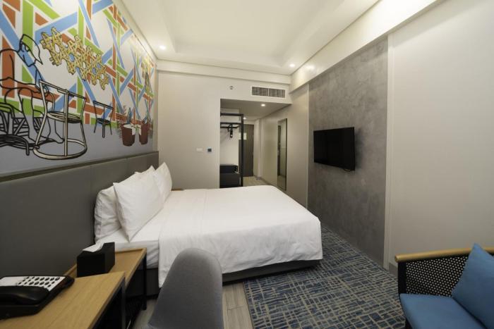 mcollection mactan island stay near beach and airport