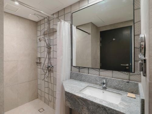mcollection mactan island stay near beach and airport