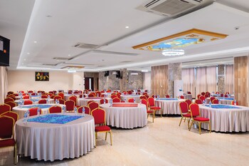 bon hotel pearl jabi lake