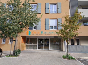 Zenao Uzes,,3 star