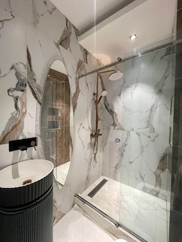 sujimoto residences precious