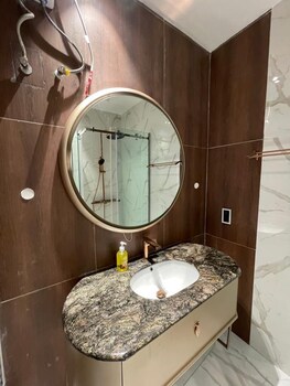 sujimoto residences precious