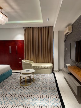 sujimoto residences precious