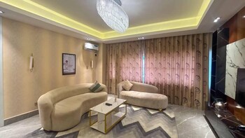 sujimoto residences precious