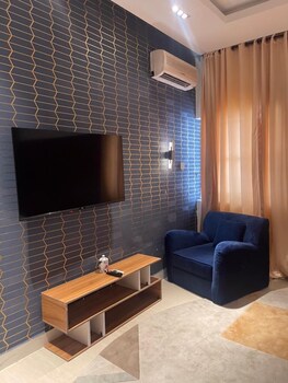sujimoto residences precious