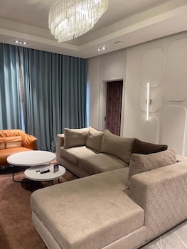 sujimoto residences precious