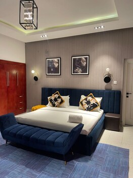 sujimoto residences precious