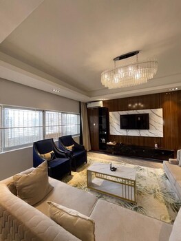 sujimoto residences precious