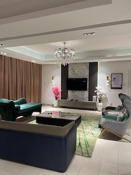 sujimoto residences precious