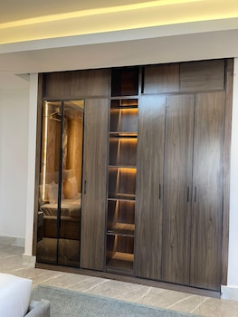 sujimoto residences precious