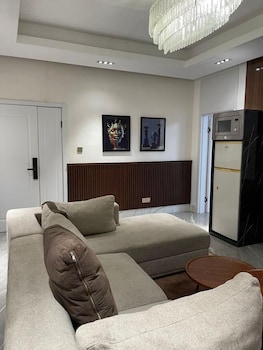 sujimoto residences precious