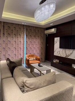 sujimoto residences precious