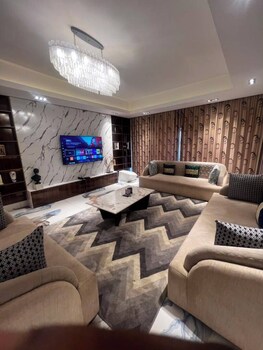 sujimoto residences precious