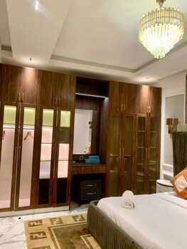 sujimoto residences precious