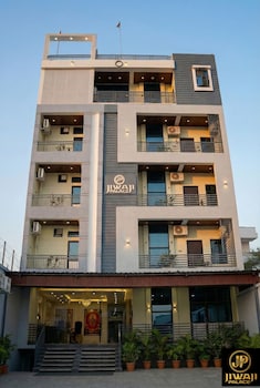 jiwaji palace
