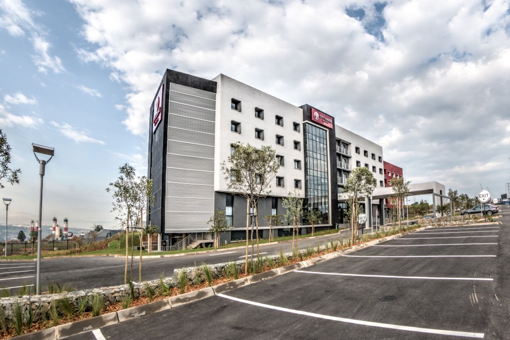 city lodge hotel waterfall city