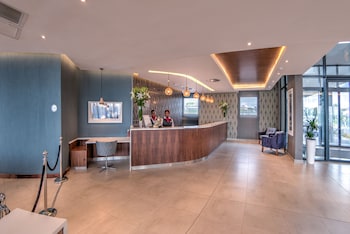 city lodge hotel waterfall city