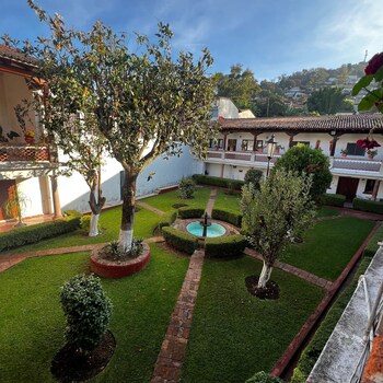 Calli Yoloiztac, Valle De Bravo,,2 star