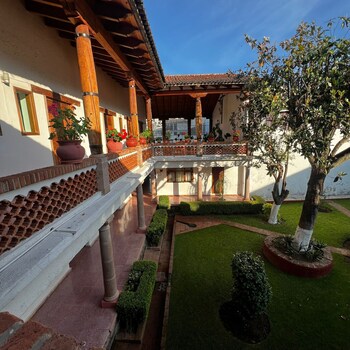 Calli Yoloiztac, Valle De Bravo,,2 star