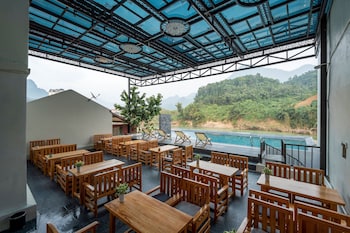 Odyssey Hotel 2,,3 star