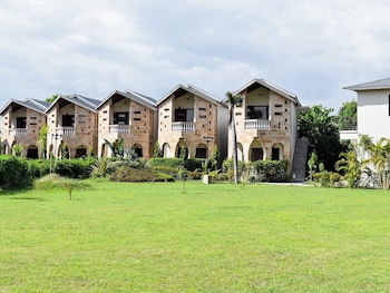 amaris greens resort