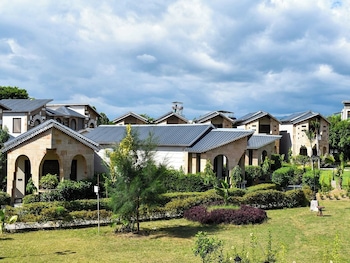 amaris greens resort