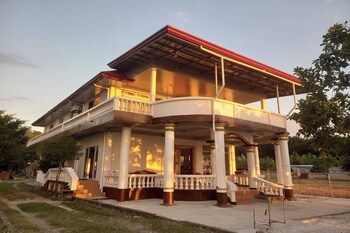 seven waves beachfront