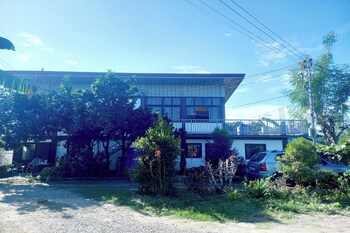 seven waves beachfront