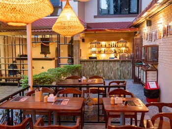 yangchhen peace home bed and breakfast