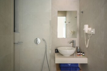 athina suites