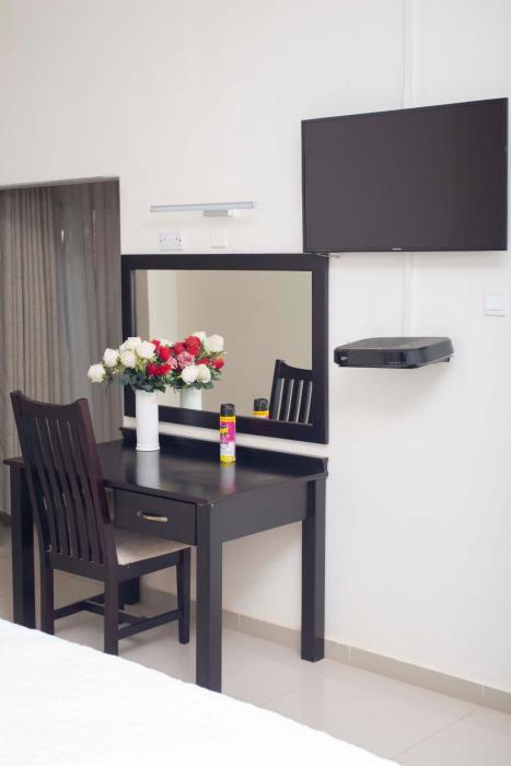 executive comfort with premium workspace 2334
