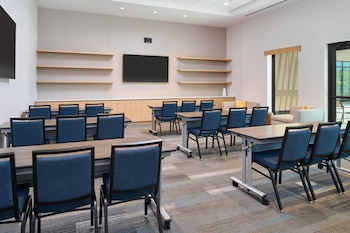 hyatt place at hoopili