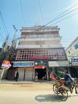 gazi residential hotel chandpur