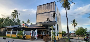 Stargazers Condo Complex,,3 star