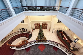 madison crown hotel