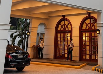 madison crown hotel