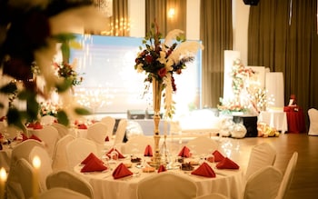 madison crown hotel