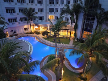 madison crown hotel