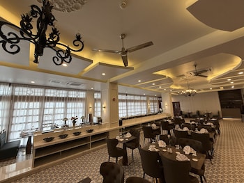 madison crown hotel