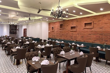 madison crown hotel