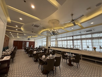 madison crown hotel