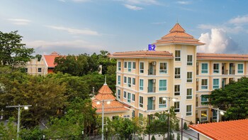 b2 khao yai premier hotel